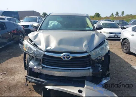 2015 Toyota Highlander z USA, uszkodzony, nr VIN 5TDDCRFH5FS008143